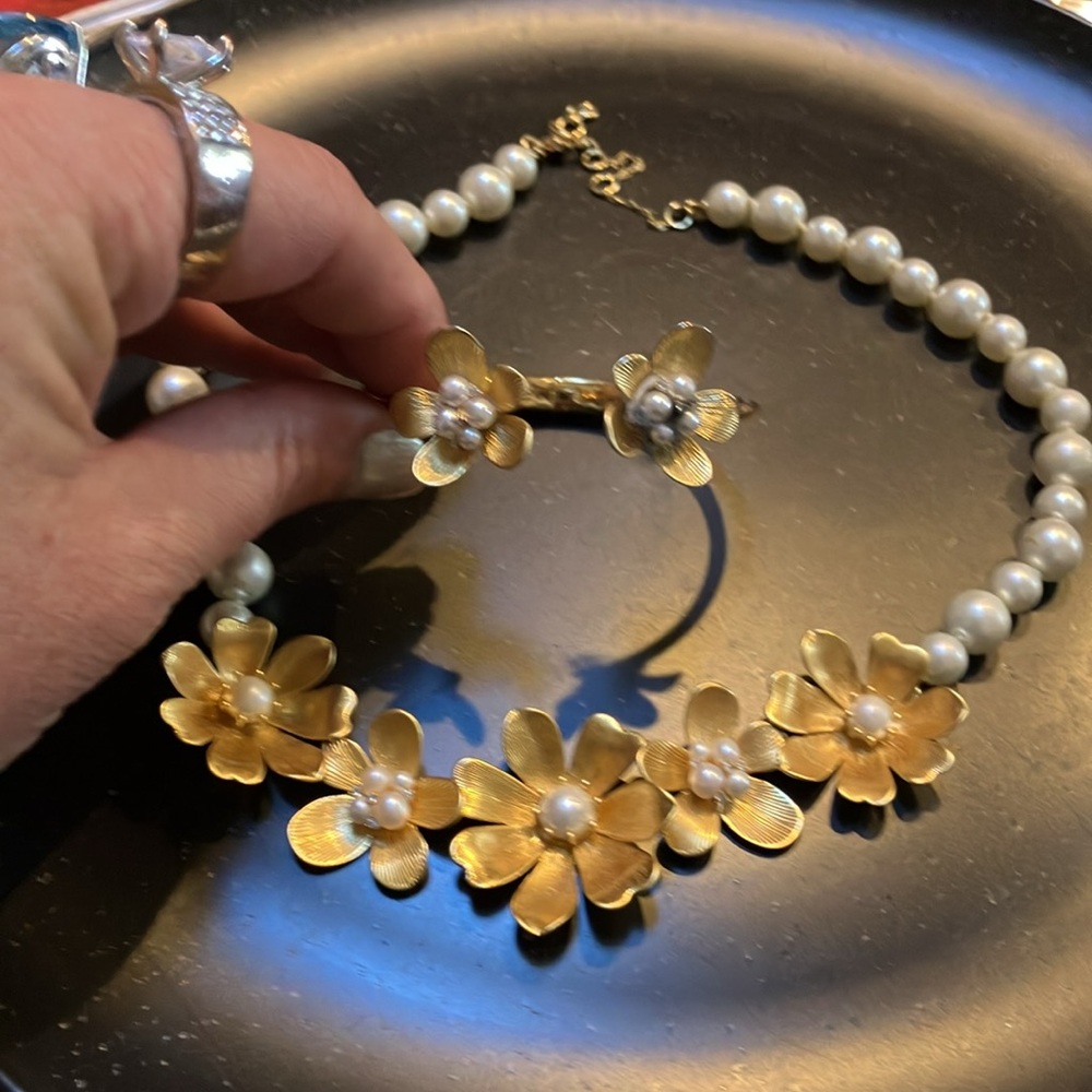 kate spade-SET”Garden Party” Gold Floral and Pearl Necklace and Bracelet - Picture 10 of 10